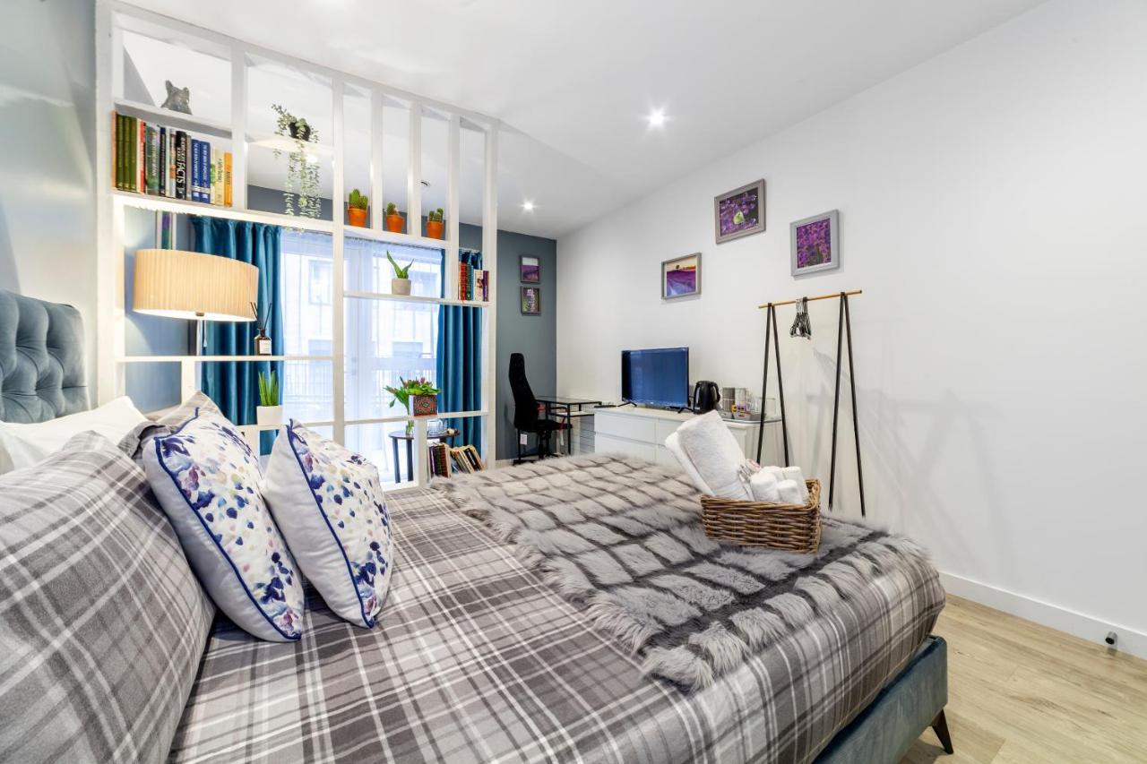 Private Double Bd With Optional Balcony, 15 Mins To London Cc Apartment Bagian luar foto