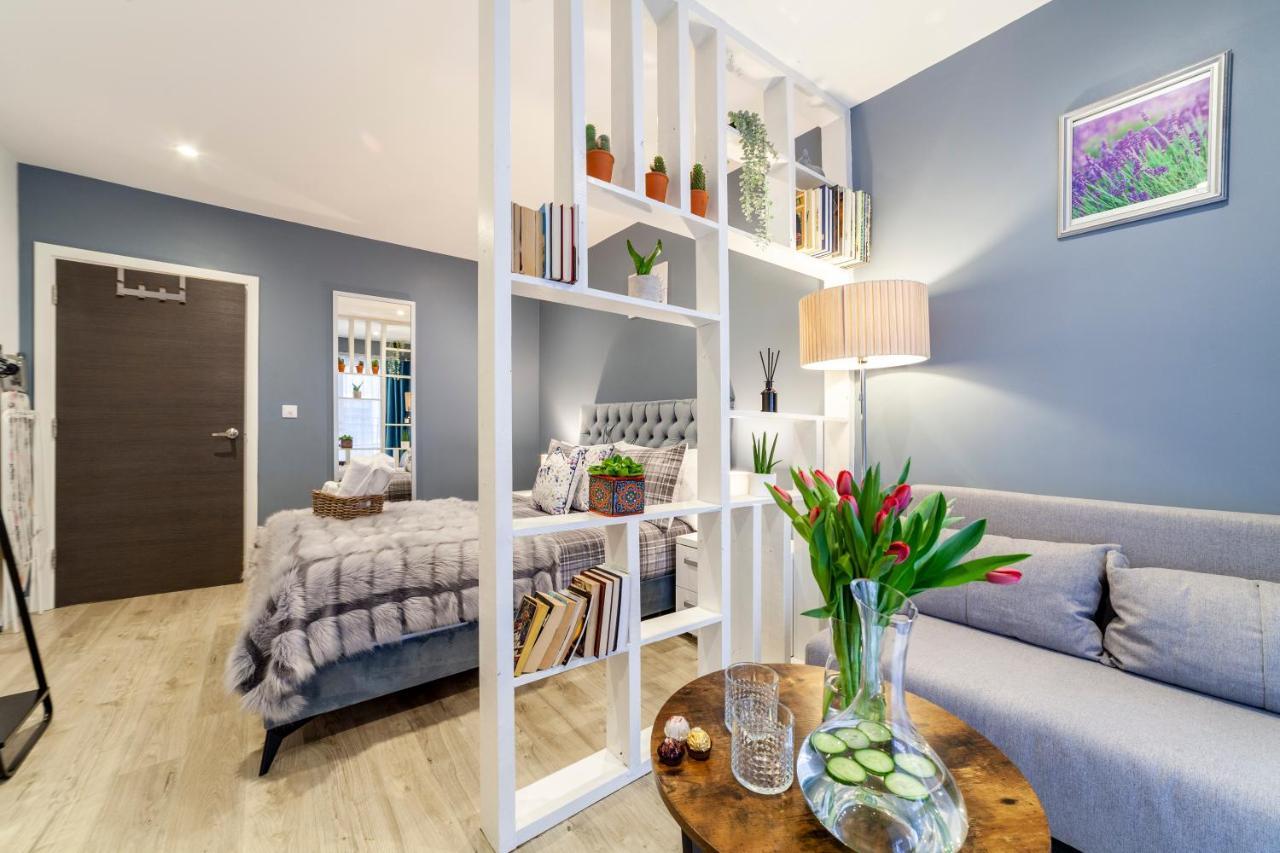 Private Double Bd With Optional Balcony, 15 Mins To London Cc Apartment Bagian luar foto