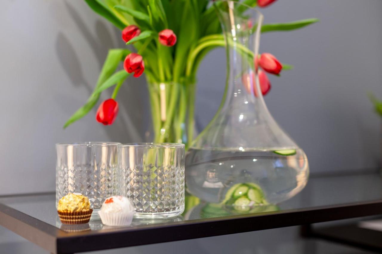 Private Double Bd With Optional Balcony, 15 Mins To London Cc Apartment Bagian luar foto
